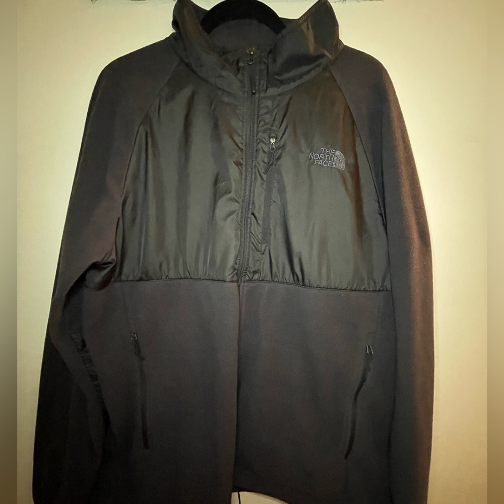 The North Face men’s charcoal gray jacket